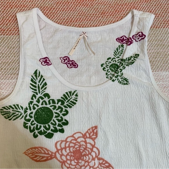 Free People Floral Tank Top Medium White Base Green And Coral Printed Floral - Picture 4 of 6